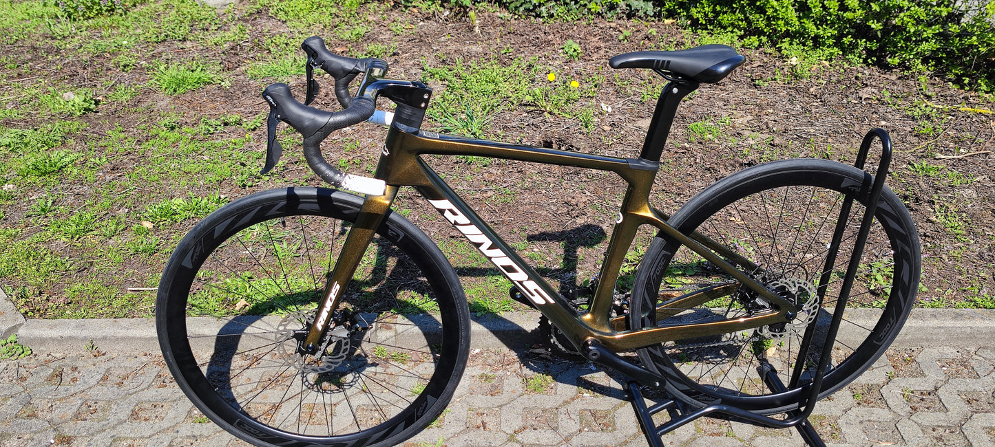 RINOS karbon országúti kerékpár 700C Shimano 105 R7000 22 sebességes Odin3.0