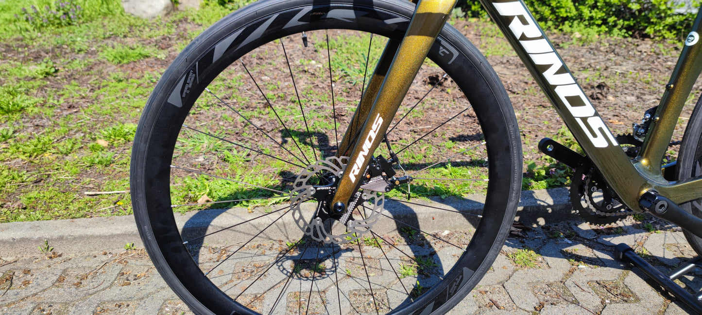 RINOS karbon országúti kerékpár 700C Shimano SORA R3000 18 sebességes Odin1.0